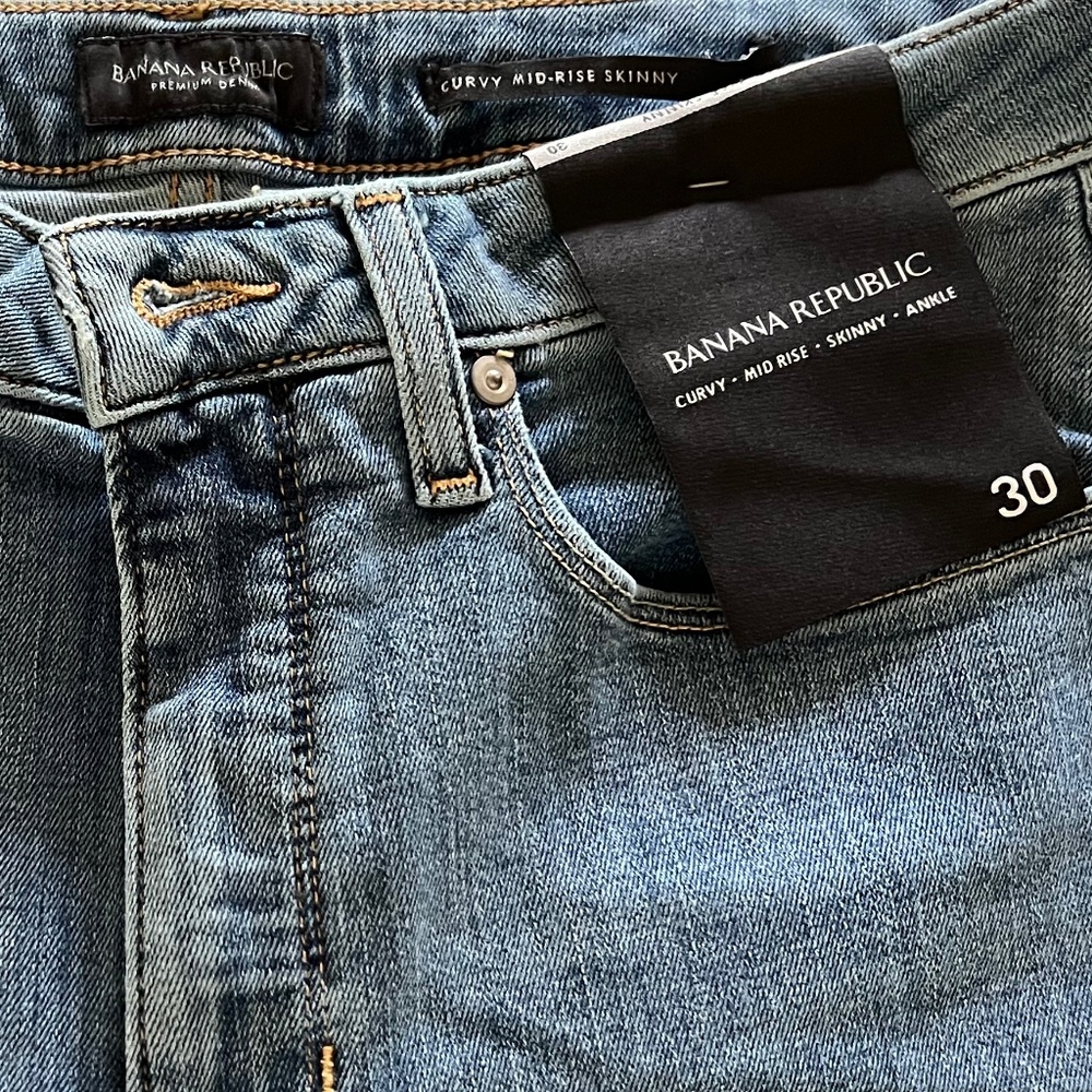 Banana Republic, new with tags, size 30, curvy mid-rise skinny ankle.